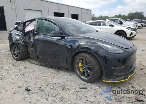 2024 Tesla Model Y from USA, damaged, VIN 7SAYGDEE7RA323373